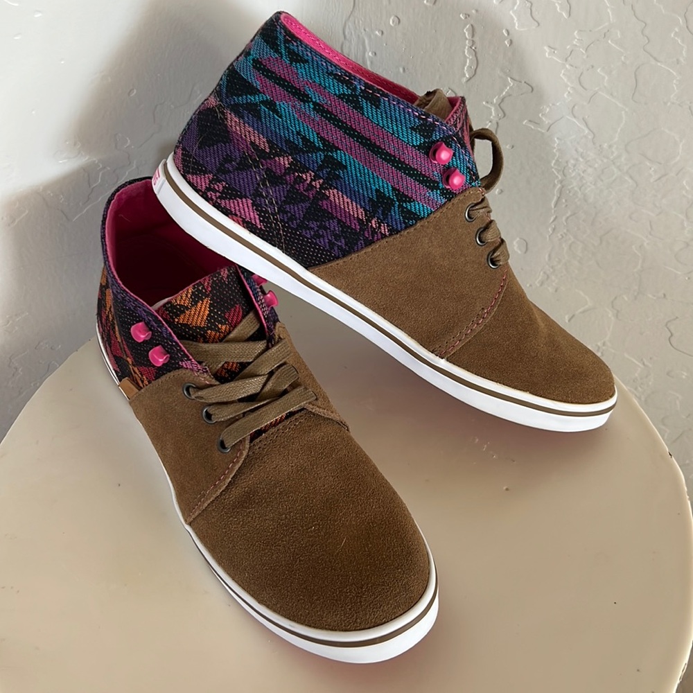 Vans Women’s Sz 8 sneakers/tennis shoes